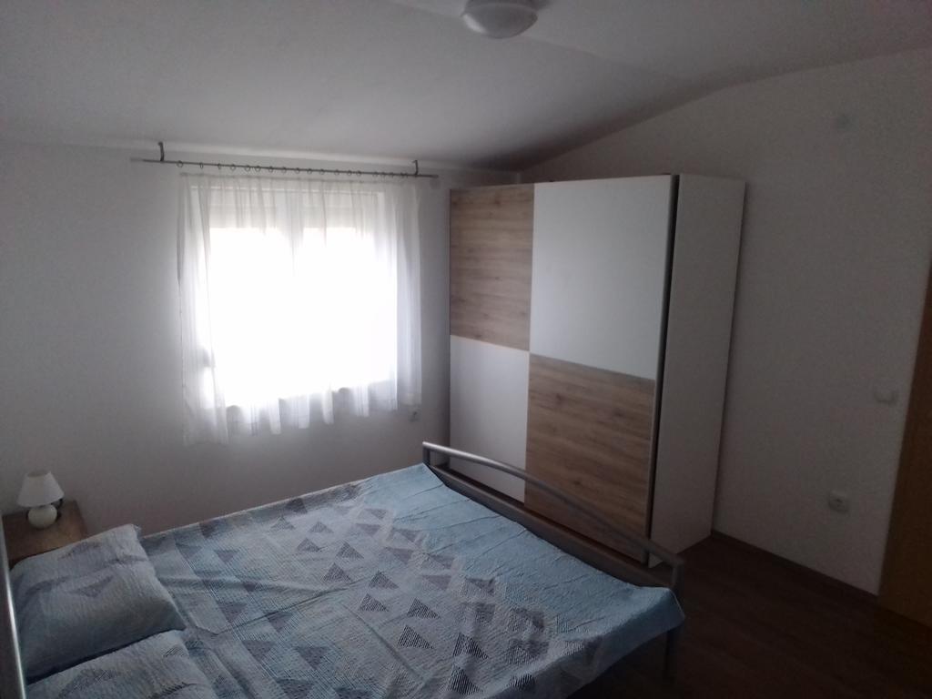 Tomek Apartment Vir Eksteriør billede