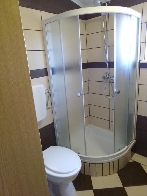 Tomek Apartment Vir Eksteriør billede