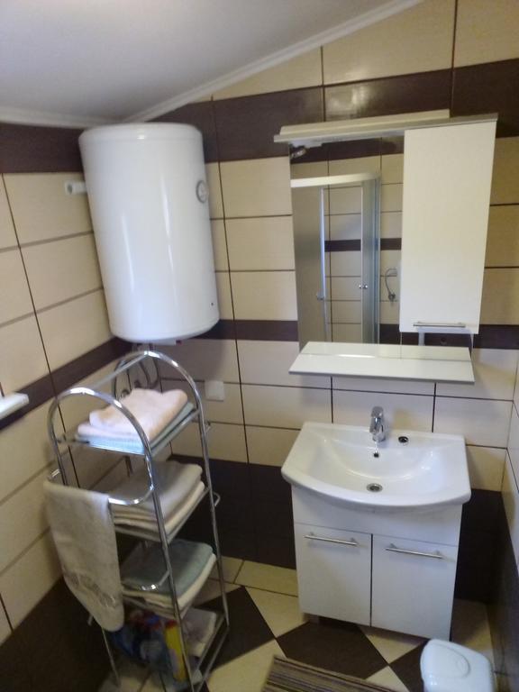 Tomek Apartment Vir Eksteriør billede